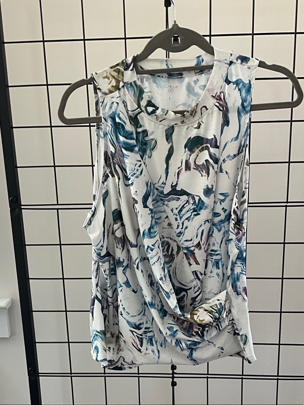 CALIA by Carrie Underwood White Tank Top with Blue and Green Abstract Print
